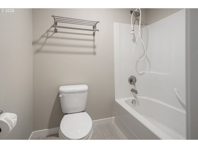 7578 Se DIVISION St C, Portland, OR 97206