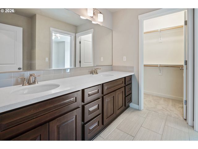 7578 Se DIVISION St C, Portland, OR 97206