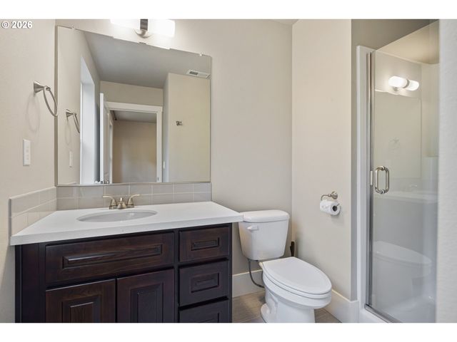7578 Se DIVISION St C, Portland, OR 97206