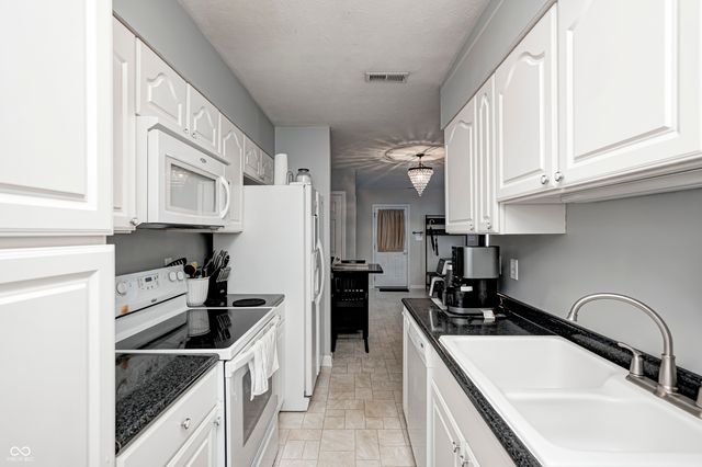 918 Ardsley Drive, Indianapolis, IN 46234