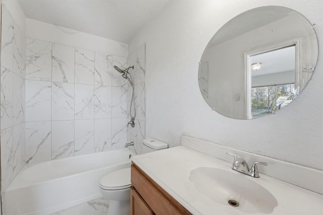 3901 22nd Street N, Texas City, TX 77590