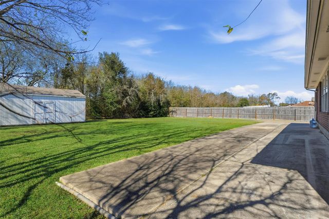 3901 22nd Street N, Texas City, TX 77590