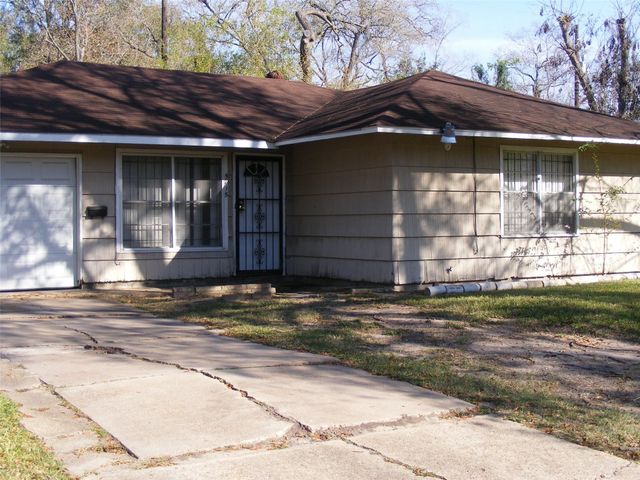5715 Westover Street, Houston, TX 77033