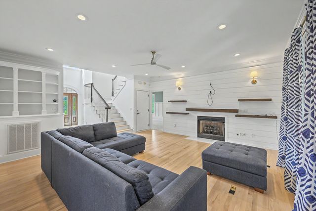 1040 Rivershore Road, Charleston, SC 29492