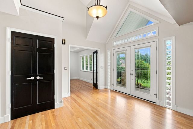 2752 Wendy Drive, Naperville, IL 60565