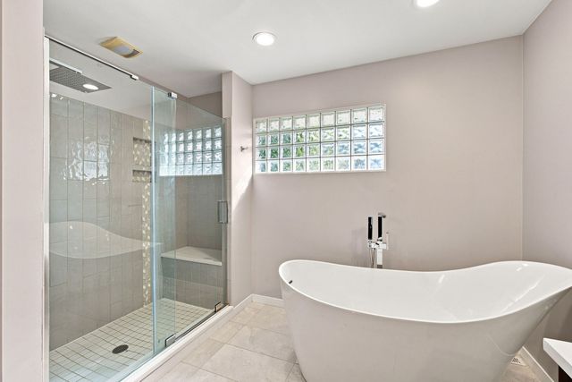 2752 Wendy Drive, Naperville, IL 60565