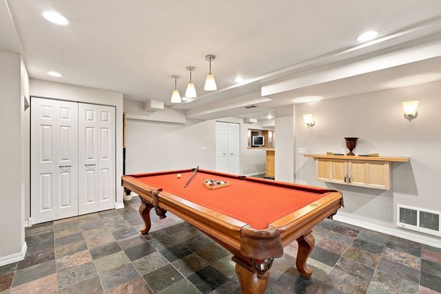 2752 Wendy Drive, Naperville, IL 60565