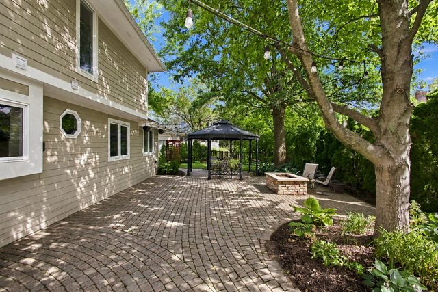 2752 Wendy Drive, Naperville, IL 60565
