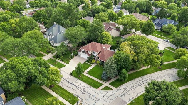 2752 Wendy Drive, Naperville, IL 60565