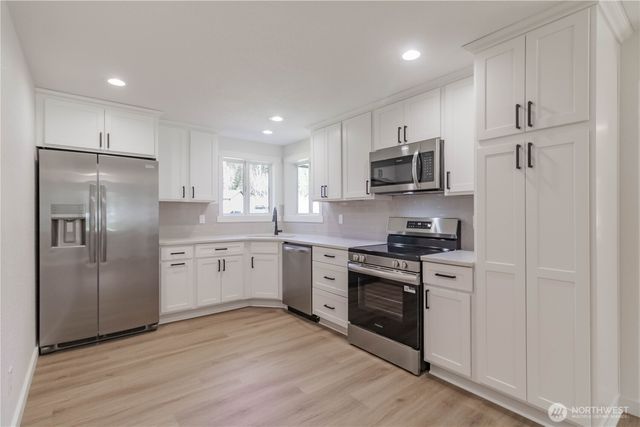 11 E Mox Chehalis Road, Mccleary, WA 98557