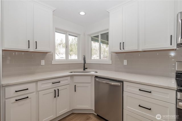 11 E Mox Chehalis Road, Mccleary, WA 98557