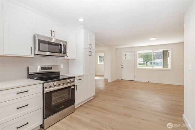 11 E Mox Chehalis Road, Mccleary, WA 98557