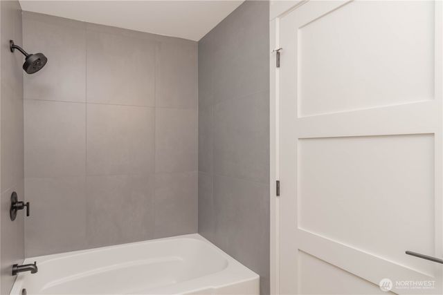 11 E Mox Chehalis Road, Mccleary, WA 98557