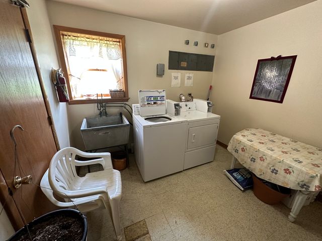 1585 W Station Street, Kankakee, IL 60901