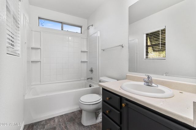 6425 W HARWELL Road, Laveen, AZ 85339