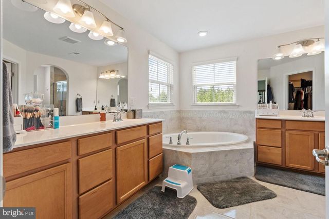 29 CARRINGTON WAY, Marlton, NJ 08053