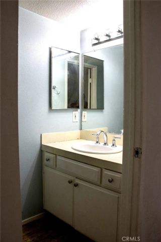 7045 Woodley Avenue 124, Lake Balboa, CA 91406