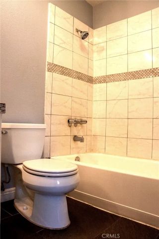 7045 Woodley Avenue 124, Lake Balboa, CA 91406