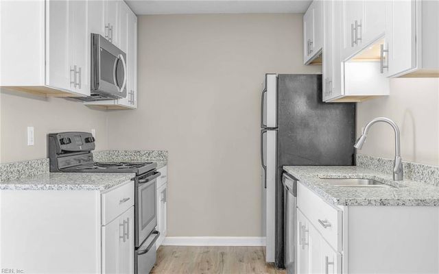 1384 Sierra DR, Virginia Beach, VA 23453