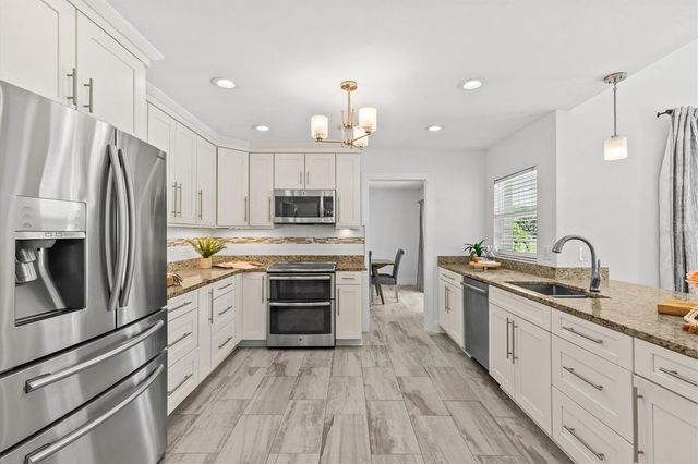 13915 WHISPERWOOD DRIVE, Clearwater, FL 33762