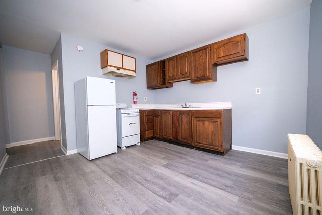 3 N MAIN ST, Stewartstown, PA 17363