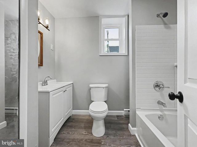 3 N MAIN ST, Stewartstown, PA 17363