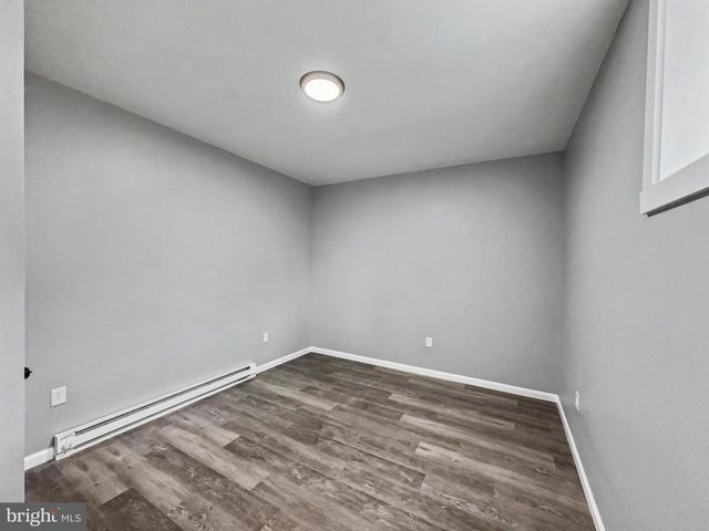 3 N MAIN ST, Stewartstown, PA 17363