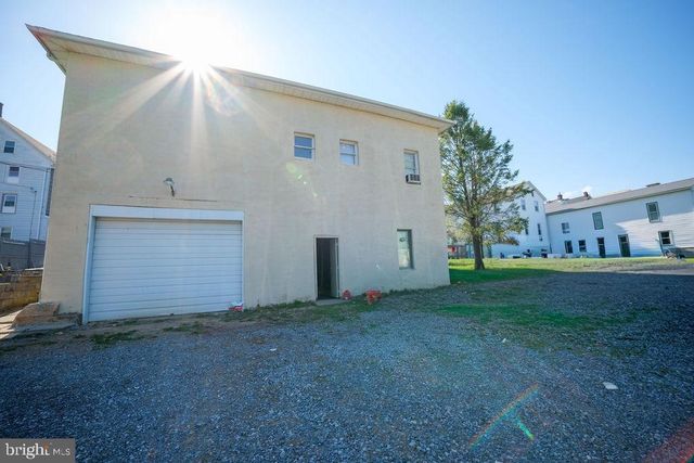 3 N MAIN ST, Stewartstown, PA 17363