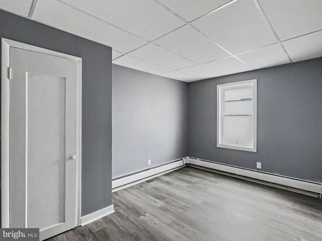 3 N MAIN ST, Stewartstown, PA 17363