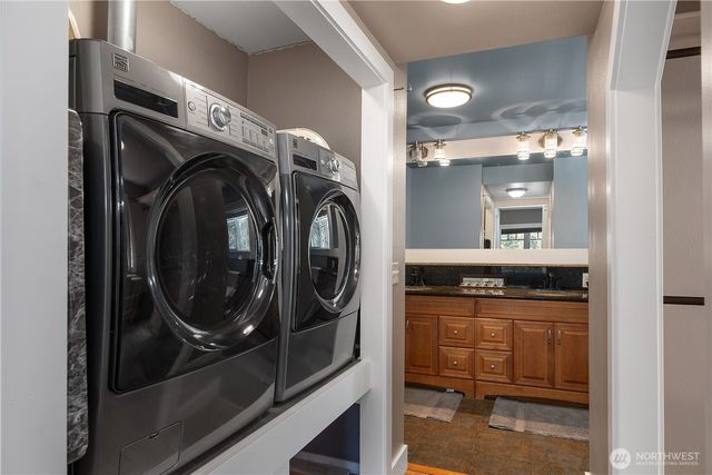 4048 Boardman Court NW, Olympia, WA 98502