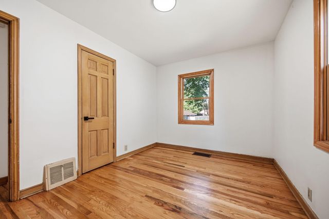 3808 Vera Cruz Avenue N, Robbinsdale, MN 55422