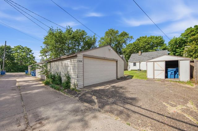 3808 Vera Cruz Avenue N, Robbinsdale, MN 55422