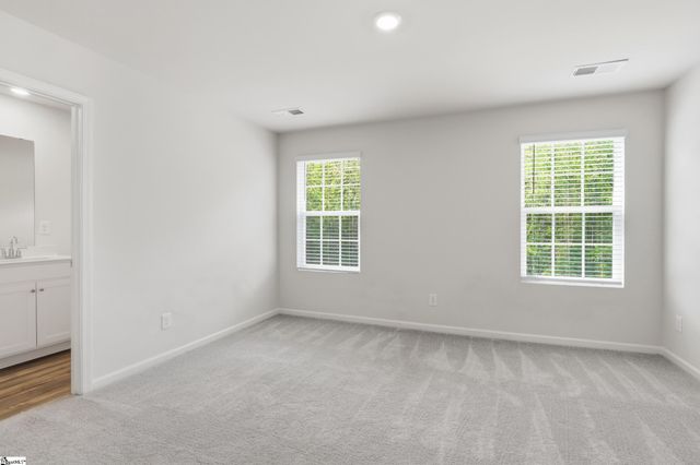 922 Powder Creek Drive, Reidville, SC 29375