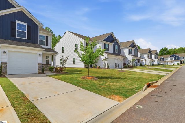 922 Powder Creek Drive, Reidville, SC 29375