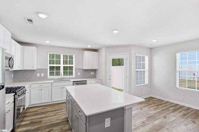 922 Powder Creek Drive, Reidville, SC 29375