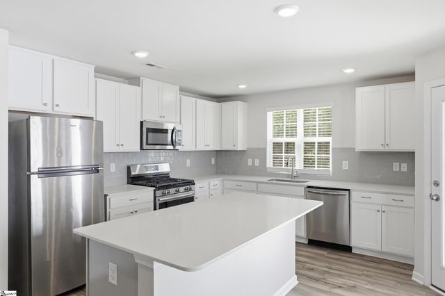 922 Powder Creek Drive, Reidville, SC 29375