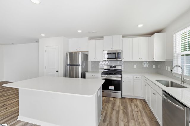 922 Powder Creek Drive, Reidville, SC 29375