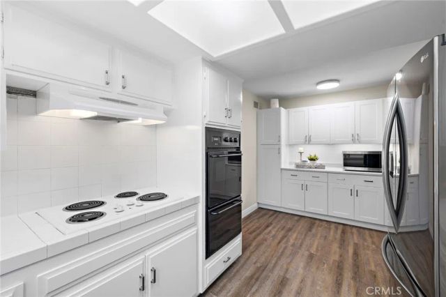 1902 E Avalon, Santa Ana, CA 92705