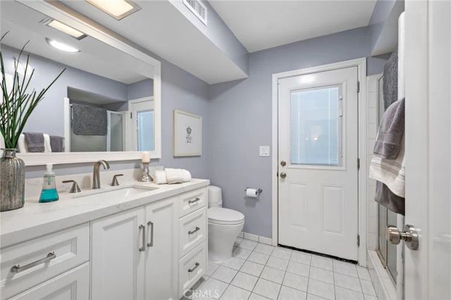 1902 E Avalon, Santa Ana, CA 92705