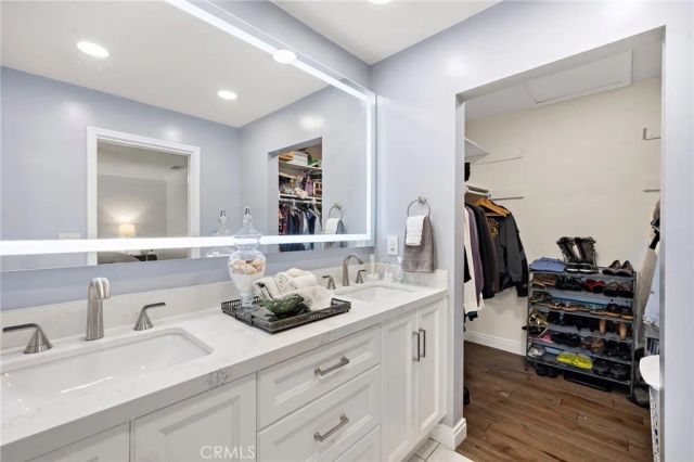 1902 E Avalon, Santa Ana, CA 92705