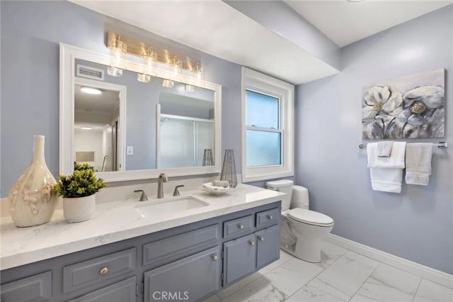 1902 E Avalon, Santa Ana, CA 92705