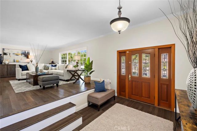 1902 E Avalon, Santa Ana, CA 92705