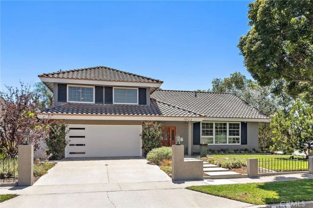 1902 E Avalon, Santa Ana, CA 92705