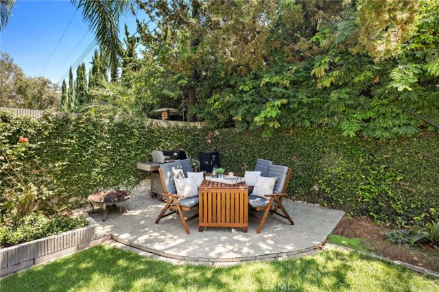 1902 E Avalon, Santa Ana, CA 92705