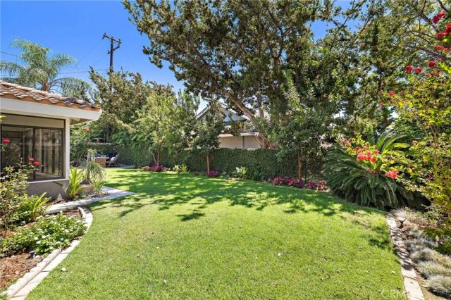 1902 E Avalon, Santa Ana, CA 92705