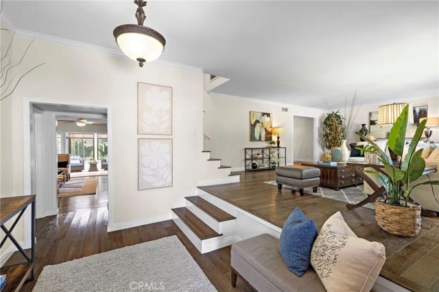 1902 E Avalon, Santa Ana, CA 92705