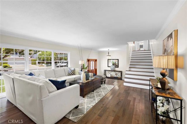 1902 E Avalon, Santa Ana, CA 92705