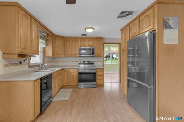 102 Wayne Lane, Meriden, CT 06450