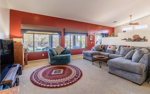 1724 N Oak Hill Lane, Green Valley, AZ 85614