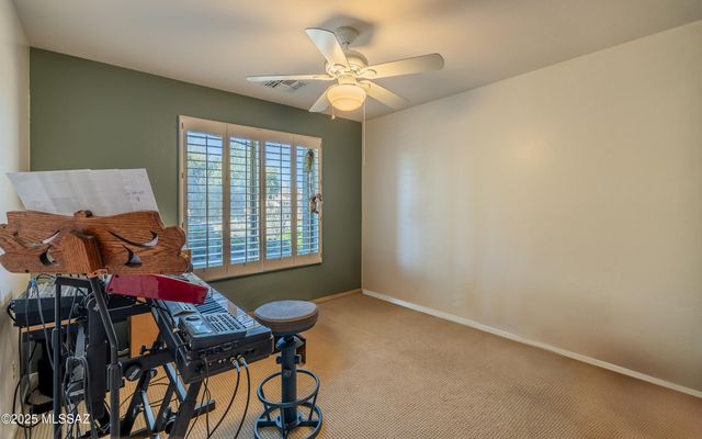 1724 N Oak Hill Lane, Green Valley, AZ 85614